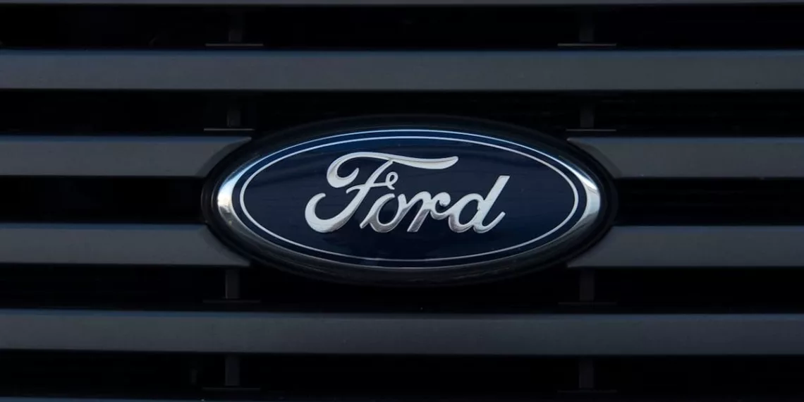 ford escort capa Adivinha quem está de volta? Ford Anuncia o Retorno do Escort e Outros Clássicos.