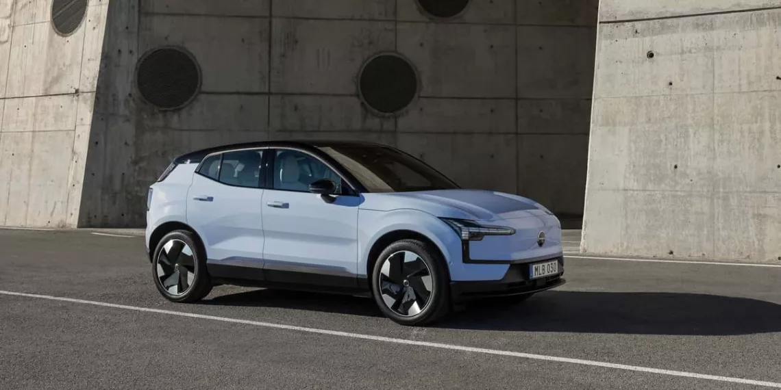 2025 volvo ex30 first capa Volvo EX30: Atraso de 1 Ano nos EUA Devido a Novas Tarifas de Importação