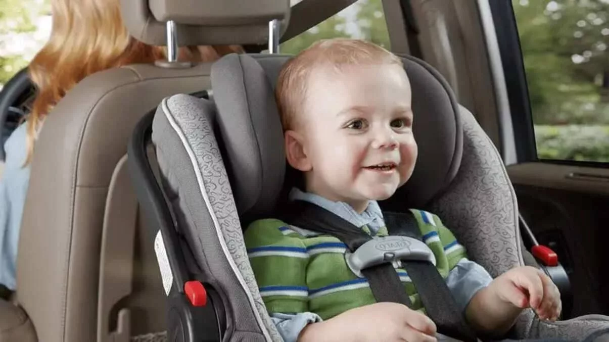 crianca cadeirinha capa jpg Como Usar a Cadeirinha para Crianças no Carro