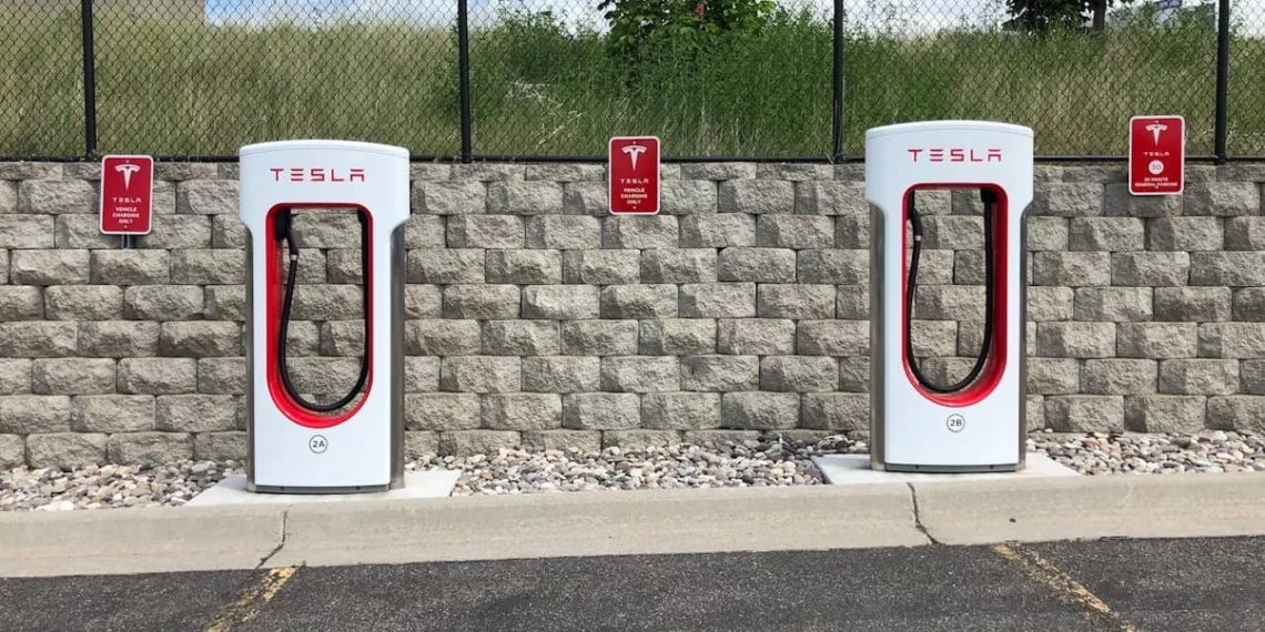 pexels theidahoan 2480315 O Que Fazer Quando a Bateria do Seu Carro Elétrico Acaba na Rua?