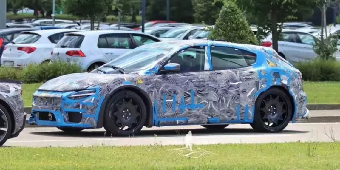 carro eletrico ferrari capa Primeiro Carro Elétrico da Ferrari é Flagado e Chega em 2025: Fotos Revelam Detalhes