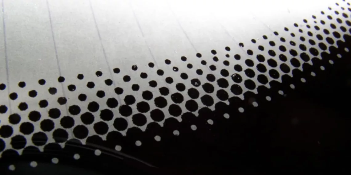 pontinhos no vidro do carro