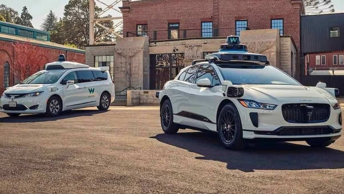 1 taxi autonomo los angeles buzinaco cp É o que faltava! Buzinaço Noturno de Carros Autônomos Desperta Bairro na Califórnia