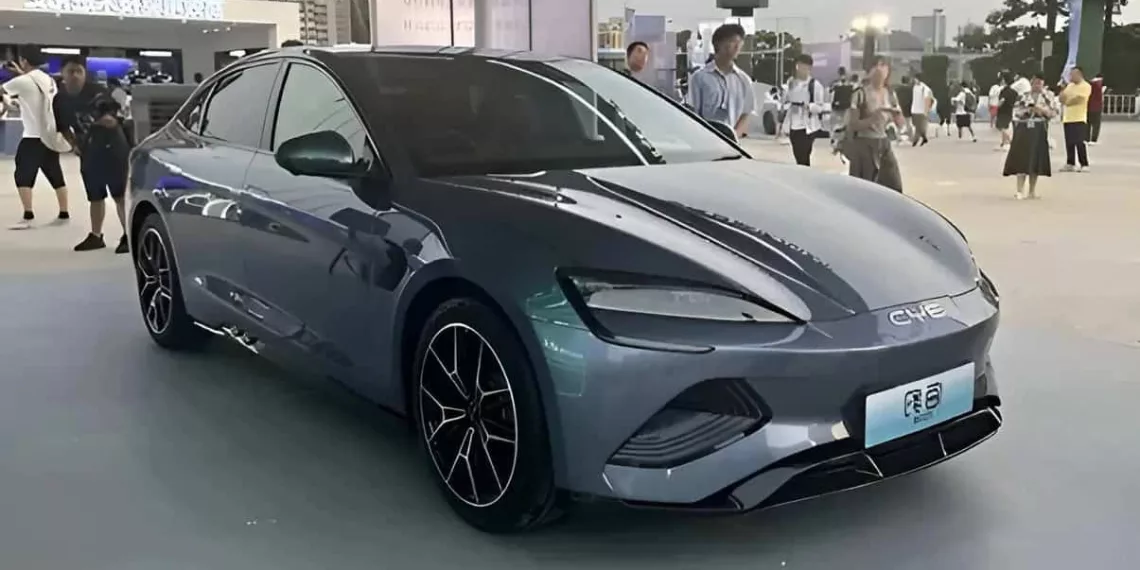 BYD SEAL 2025 cp 1 BYD Seal 2025 revoluciona com nova plataforma de 800V e recarga ultrarrápida em 25 minutos