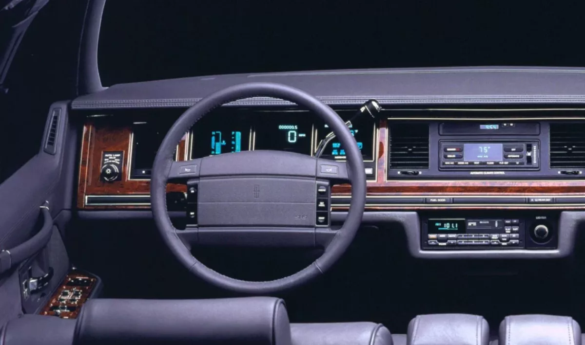 linconl town car 1993 interior