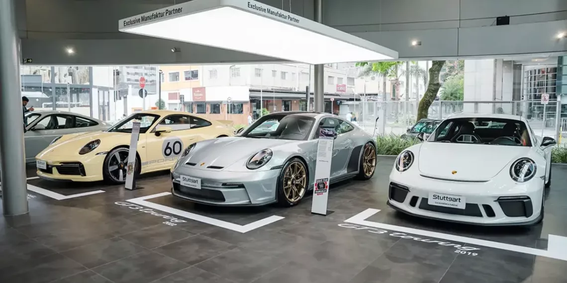 30 set 24 Exposicao de Porsches Exposição de Porsches esportivos com câmbio manual destaca raridades e exclusividade em São Paulo"