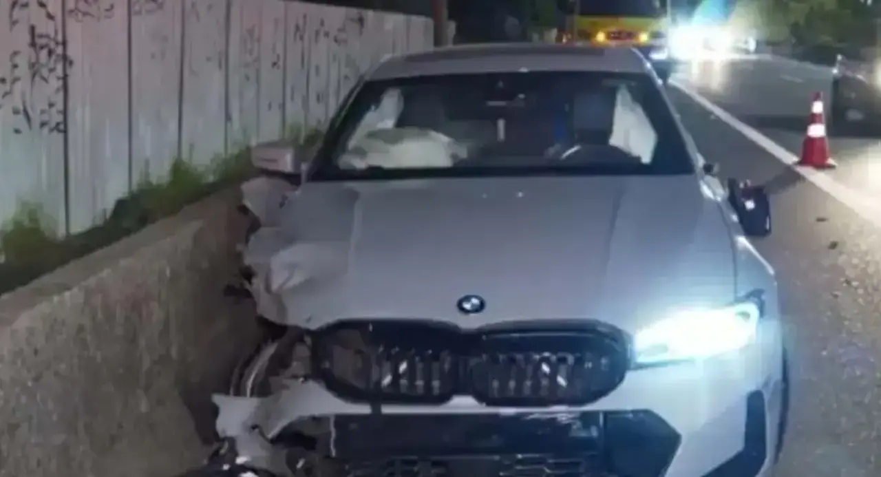 bmw atropela mata jovem sp.jpg Mais um acidente envolvendo BMW; dessa vez em São Paulo, e motorista de 21 anos mata motociclista.