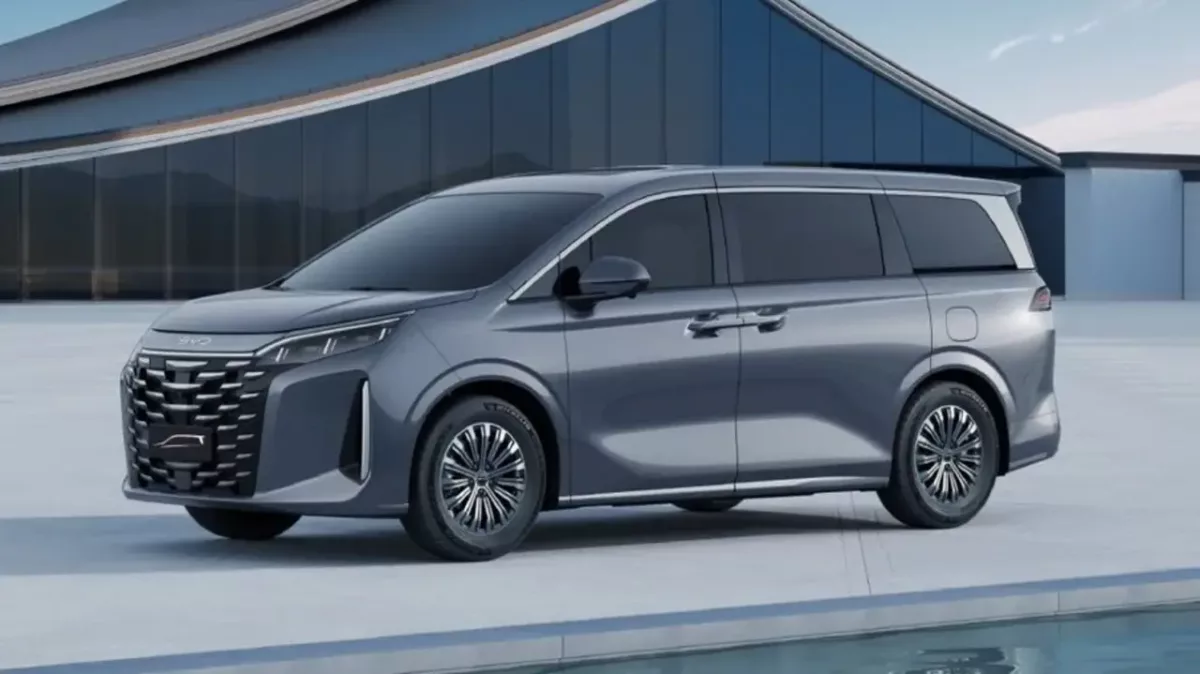 byd xia minivan