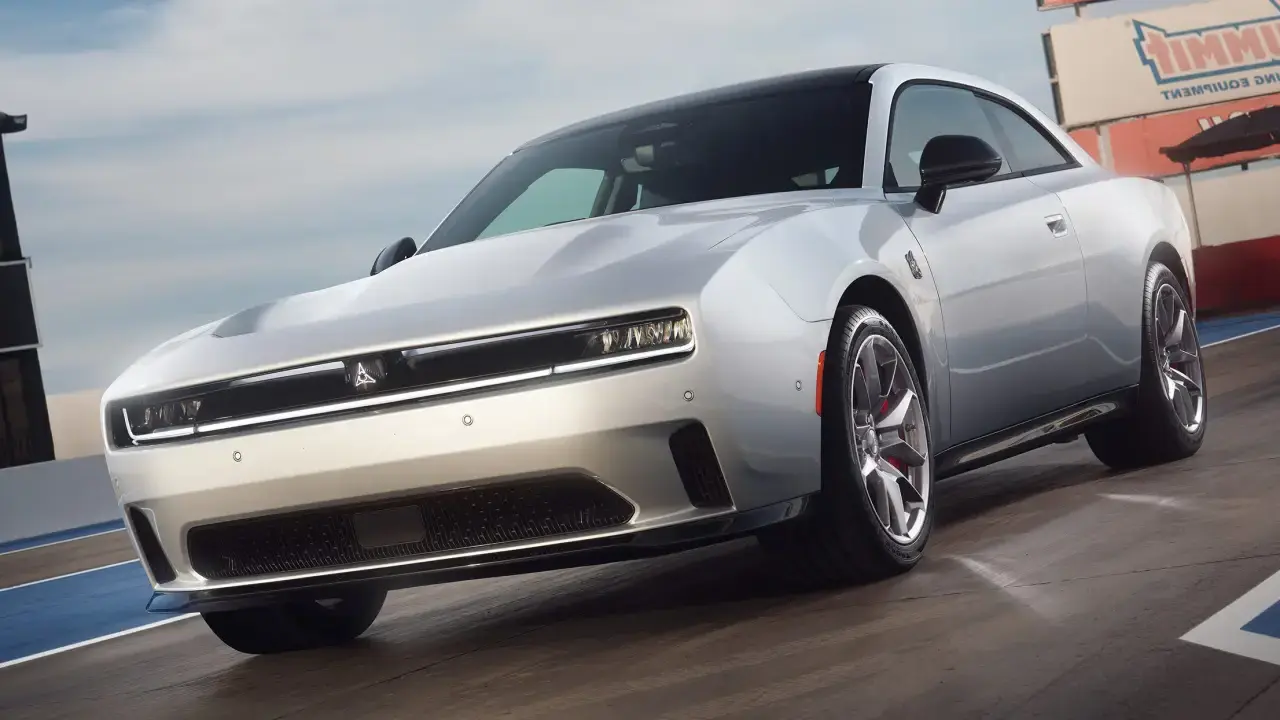 Dodge Charge Daytona muscle car eletrico 3 e1709930929666 O Dodge Charger elétrico chega em 2027 com uma bateria de estado sólido revolucionária