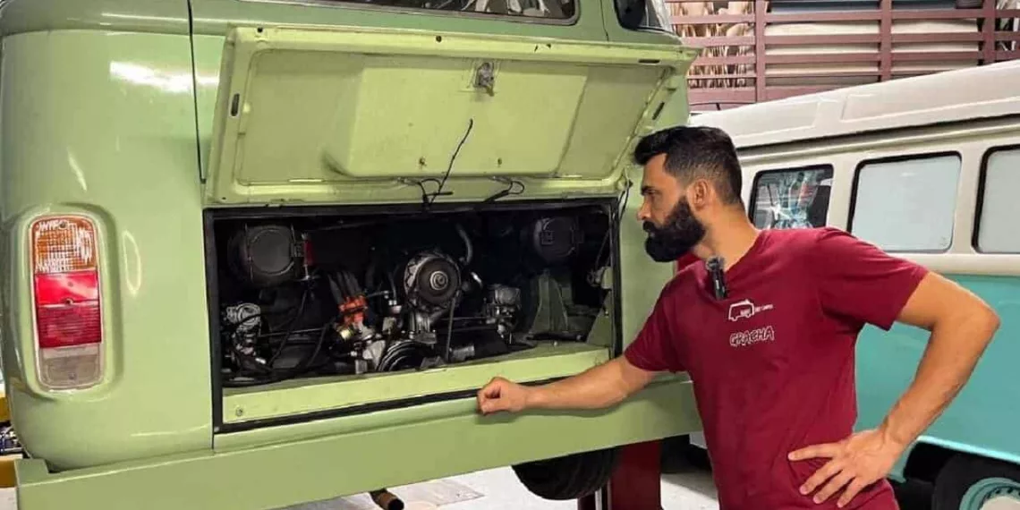 brasileiro referencia mundial kombis 6 Com restaurações inovadoras, Charles coloca o Brasil no mapa da customização de Kombis