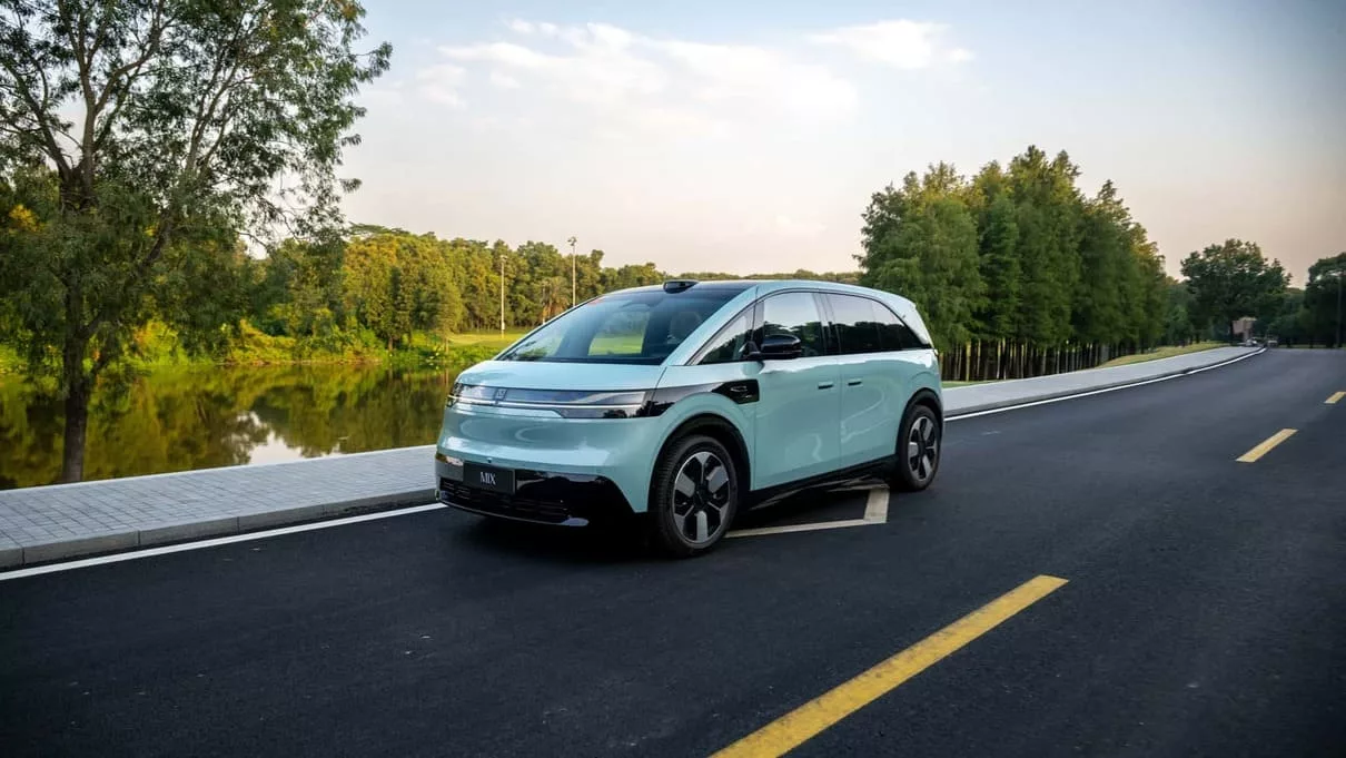 zeekr mix 2025 4 jpg Rival da ID. Buzz: Zeekr Mix Surpreende com Alcance e Versatilidade na Minivan Elétrica