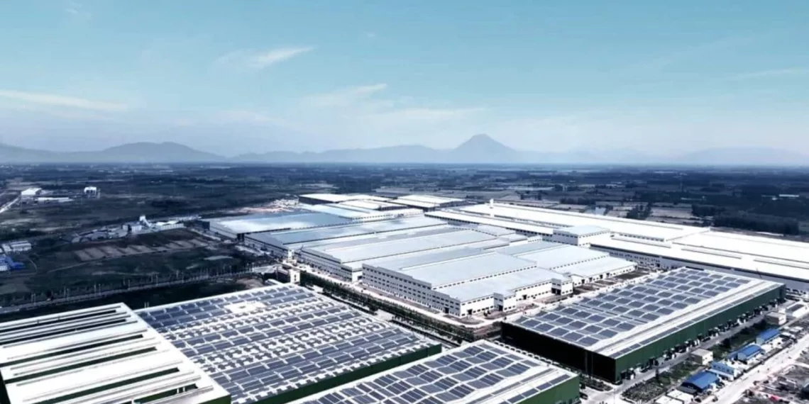 BYD Car factory 06 1 e1696881963566 1024x576 1 Indústria automotiva em alta: 6 montadoras estrangeiras confirmam fábricas no Brasil até 2026