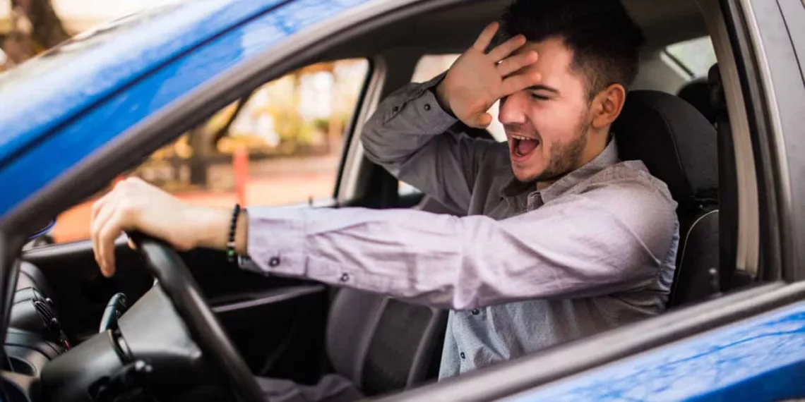 motorista nervoso 1 Você fica nervosinho no trânsito e faz gestos obscenos? PL poderá gerar multa e pontos na CNH. Entenda!