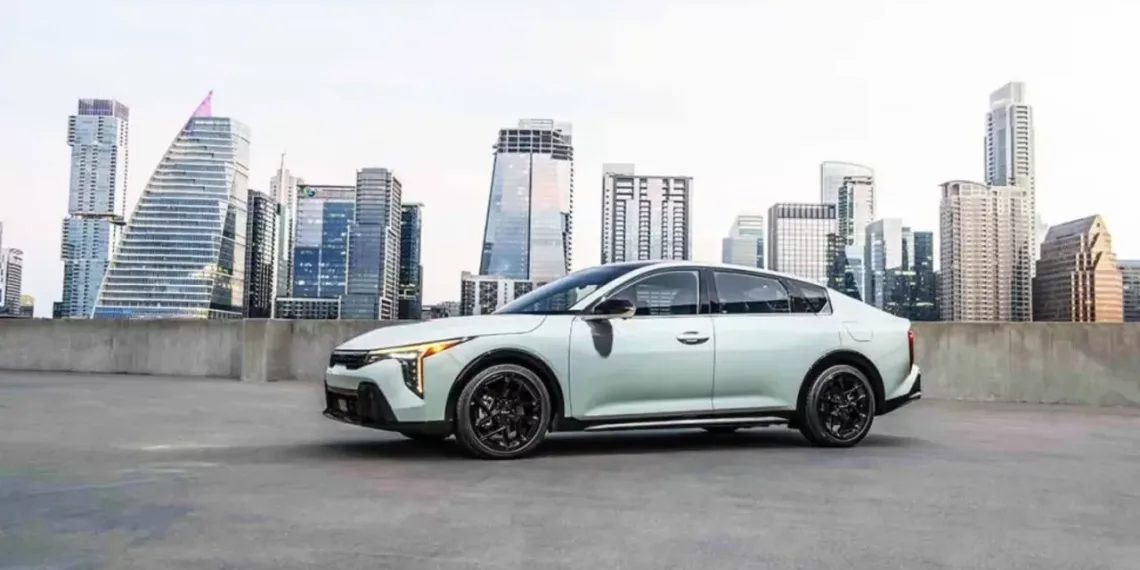 27 jan 25 Kia K4 conquista premio Good Design 2024 1 970x550 1 O Kia K4, sedã compacto da Kia, conquista o Good Design Award 2024, evidenciando sua abordagem inovadora e design marcante