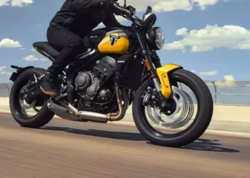 Triumph-Trident-660-2025-1-1536x1023
