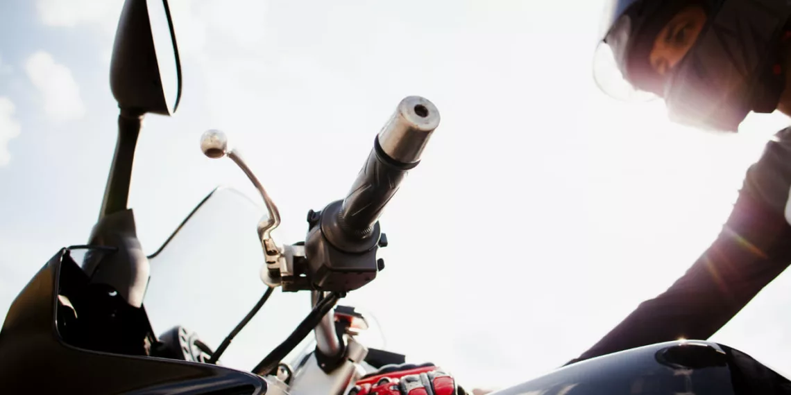 moto O "Grau" vai rolar solto! Curitiba Avalia Criação de Espaço Seguro para Manobras de Moto