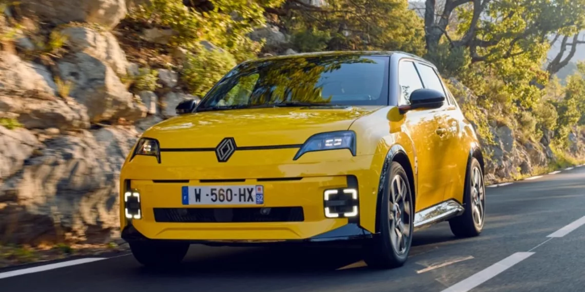 renault5 Eleito Carro do Ano 2025, o Renault 5 E-Tech Electric combina estilo retrô e alta tecnologia
