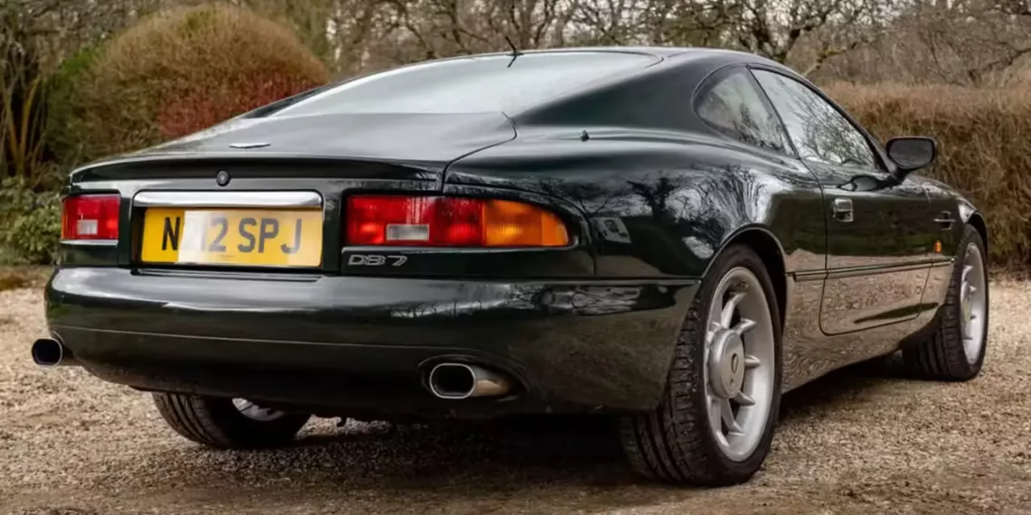 aston db7 1 Aston Martin DB7 de Elton John vai a leilão por valor surpreendente e baixa quilometragem