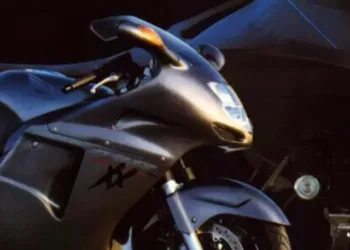 cropped-honda-cbr-1100xx-super-blackbird-4_18042025_63809_960_720.webp