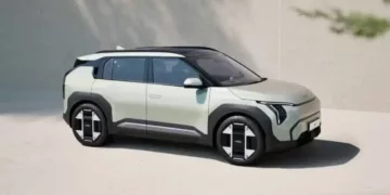 kia ev3 branco lateral parado 732x488 1 Kia EV3 conquista o título de Carro Mundial do Ano com autonomia de até 605 km