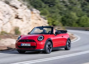 nuova mini cabrio cooper s cp Mini Cooper S Cabrio 2026 estreia no Brasil com motor turbo e design retrô por R$ 319.990