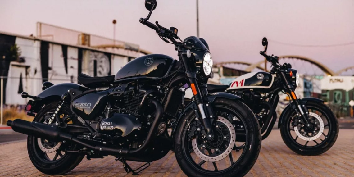 royal enfield shotgun 650 sheet metal grey stencil white Motos custom mais vendidas de março de 2025: Royal Enfield domina o segmento no Brasil