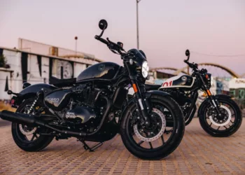 royal enfield shotgun 650 sheet metal grey stencil white Motos custom mais vendidas de março de 2025: Royal Enfield domina o segmento no Brasil