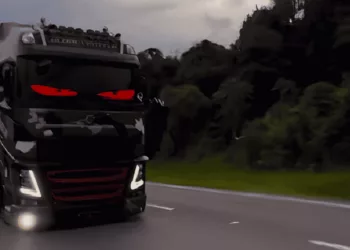 volvo 1 FH Camuflado 35: Caminhoneiro transforma Volvo em ícone sobre rodas e conquista milhões nas redes sociais