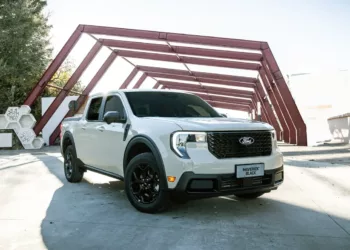 Ford Maverick Lariat Black 1 2048x1349 1 Ford Maverick 2025 estreia com visual renovado e mais fôlego no desempenho