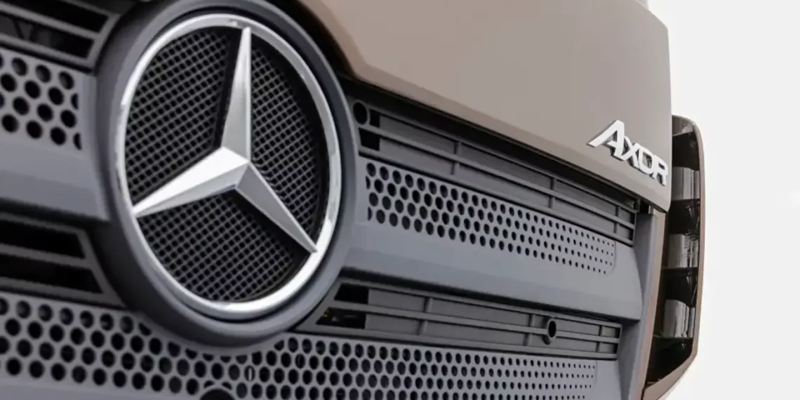 032A0730 Axor NR 1 Mercedes-Benz Axor 2026 retorna ao Brasil com motor Euro 6 e pacote tecnológico robusto