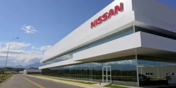 1 nissan fa brica de resende escrito rio frente12 41359704 Tarifas de Trump travam produção da Nissan e ameaçam mercado canadense