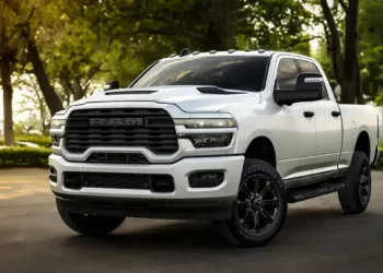 RM026 001TF 2048x1080 1 Ram aposta no visual esportivo com novas versões da 2500 Heavy Duty para 2026