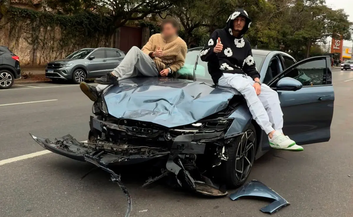 influenciador gabriel coringa bate byd jardim social.jpg Influencer bate BYD Seal zero quilômetro em Curitiba e debocha nas redes sociais