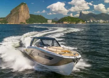 DJI174 960x540.jpg Lancha de luxo brasileira custa R$ 4,5 milhões e vira símbolo de sofisticação sobre as águas