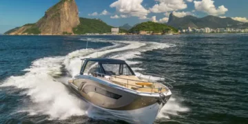 DJI174 960x540.jpg Lancha de luxo brasileira custa R$ 4,5 milhões e vira símbolo de sofisticação sobre as águas