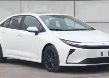 novo toyota corolla china cp Novo Toyota Corolla vaza na China com visual futurista e mais espaço interno