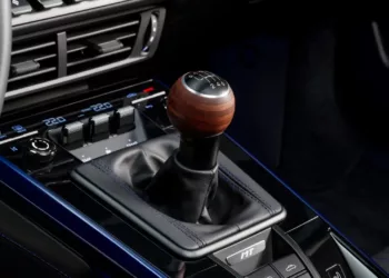 porsche 911 carrera t cabriolet Porsche resiste à eletrificação total em nome da tradição