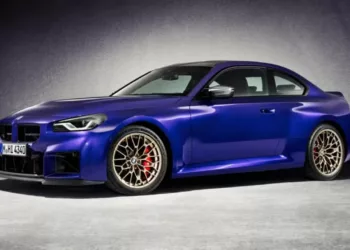 bmw m2 BMW M2 CS 2025 estreia no Brasil com 510 cv e exclusividade extrema