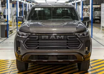 ram dakota frente producao1 Ram Dakota começa a ser fabricada com motor de Rampage