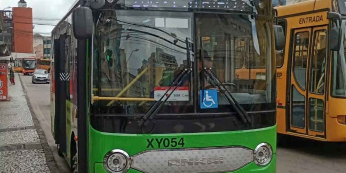 00526737 Ônibus elétrico Ankai é testado em Curitiba: mais autonomia, conforto e foco em sustentabilidade
