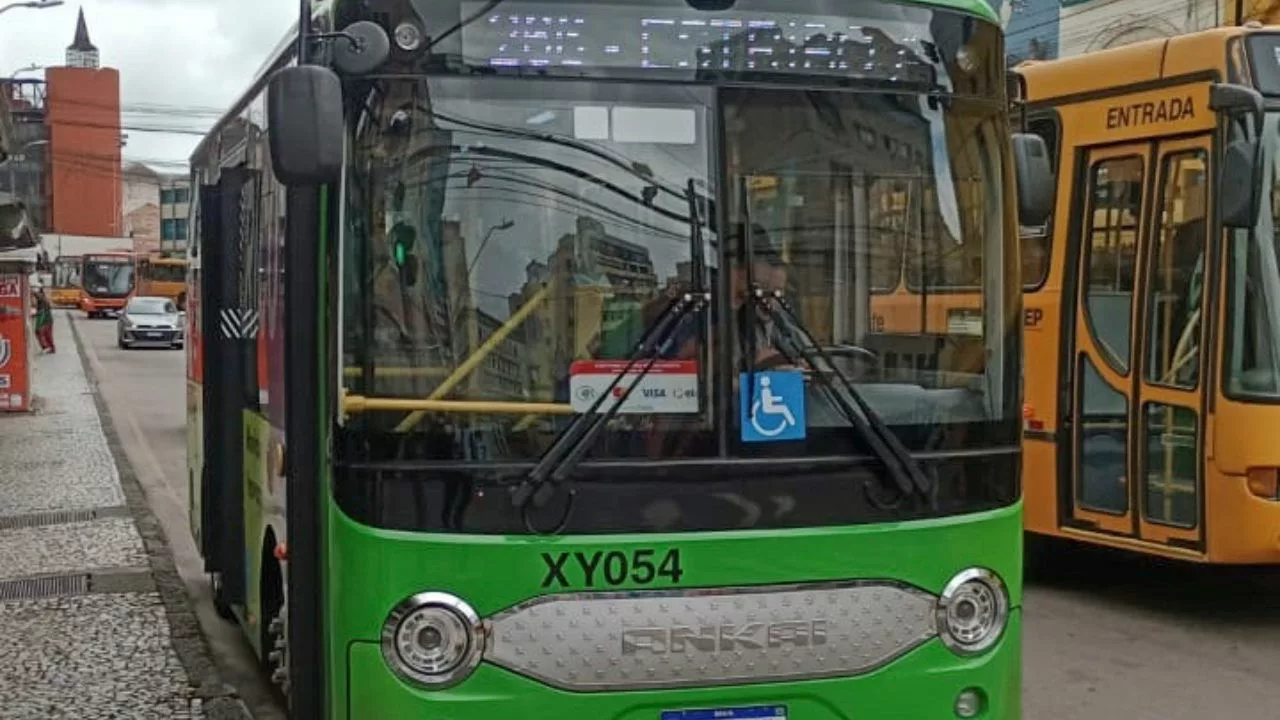 00526737 Ônibus elétrico Ankai é testado em Curitiba: mais autonomia, conforto e foco em sustentabilidade