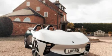 e4895e 2f8a7332e2d34e0b9c20a056454b5ab5mv2 Longbow Speedster elétrico: o esportivo ultraleve que nasceu em apenas seis meses